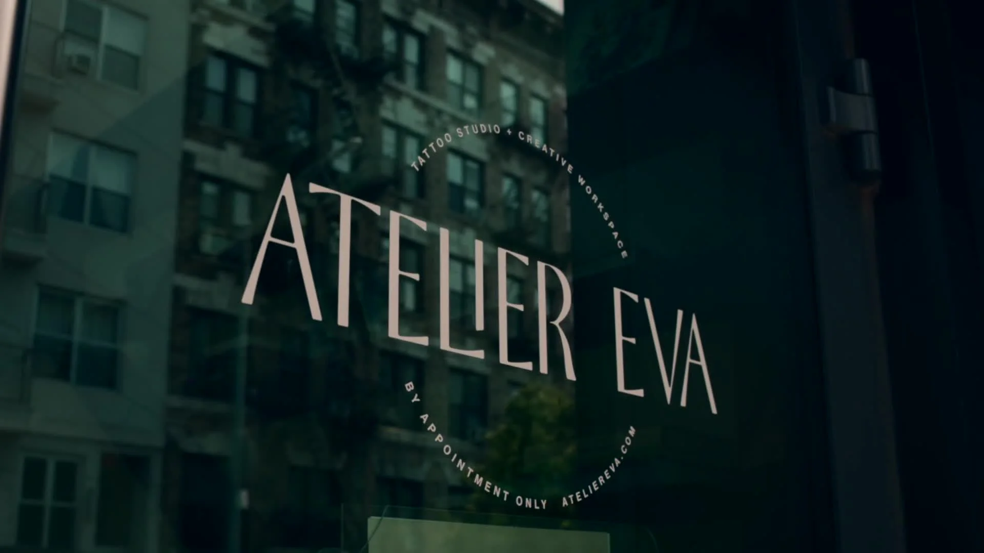 Atelier Eva storefront, Grand Street